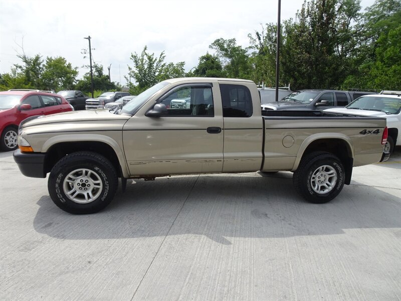 2003 Dodge Dakota - Photo 28 - Cincinnati, OH 45255