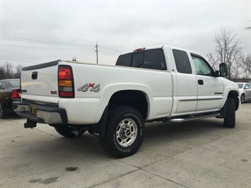 2006 GMC Sierra 2500HD SLT   - Photo 13 - Cincinnati, OH 45255