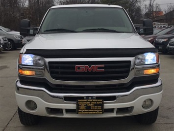 2006 GMC Sierra 2500HD SLT   - Photo 2 - Cincinnati, OH 45255