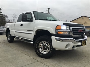 2006 GMC Sierra 2500HD SLT   - Photo 10 - Cincinnati, OH 45255