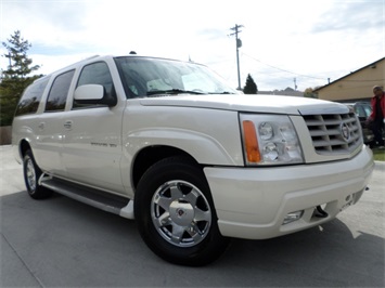 2005 Cadillac Escalade ESV   - Photo 10 - Cincinnati, OH 45255