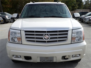 2005 Cadillac Escalade ESV   - Photo 2 - Cincinnati, OH 45255
