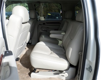 2005 Cadillac Escalade ESV   - Photo 16 - Cincinnati, OH 45255