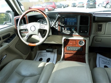 2005 Cadillac Escalade ESV   - Photo 14 - Cincinnati, OH 45255