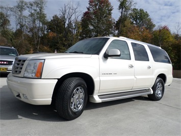 2005 Cadillac Escalade ESV   - Photo 11 - Cincinnati, OH 45255