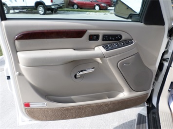 2005 Cadillac Escalade ESV   - Photo 25 - Cincinnati, OH 45255