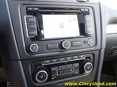 2013 Volkswagen Golf R 4Motion   - Photo 19 - Cincinnati, OH 45255