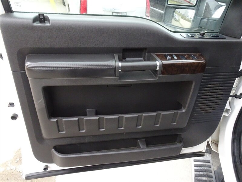 2014 Ford F-350 Super Duty Platinum - Photo 49 - Cincinnati, OH 45255