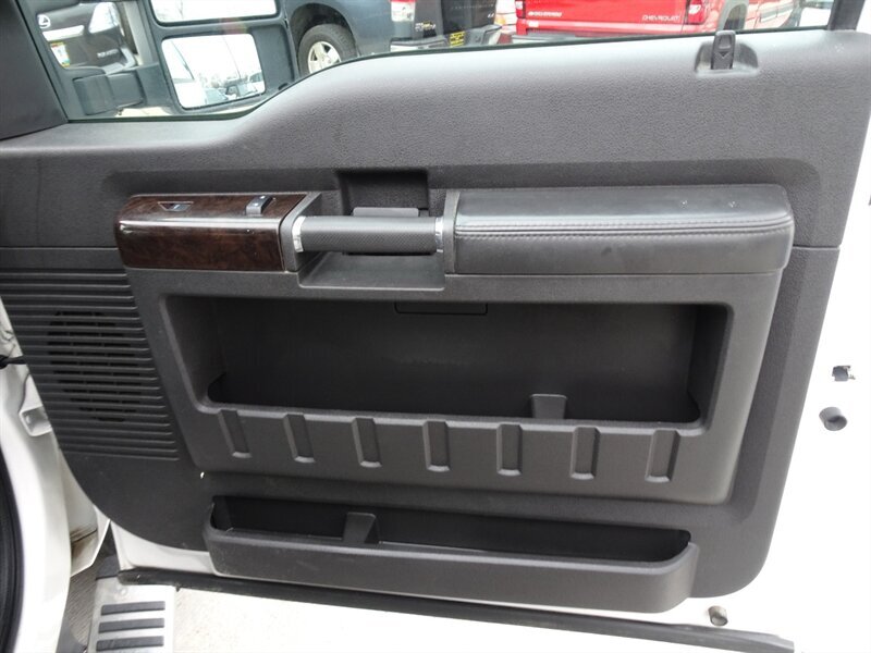 2014 Ford F-350 Super Duty Platinum - Photo 51 - Cincinnati, OH 45255
