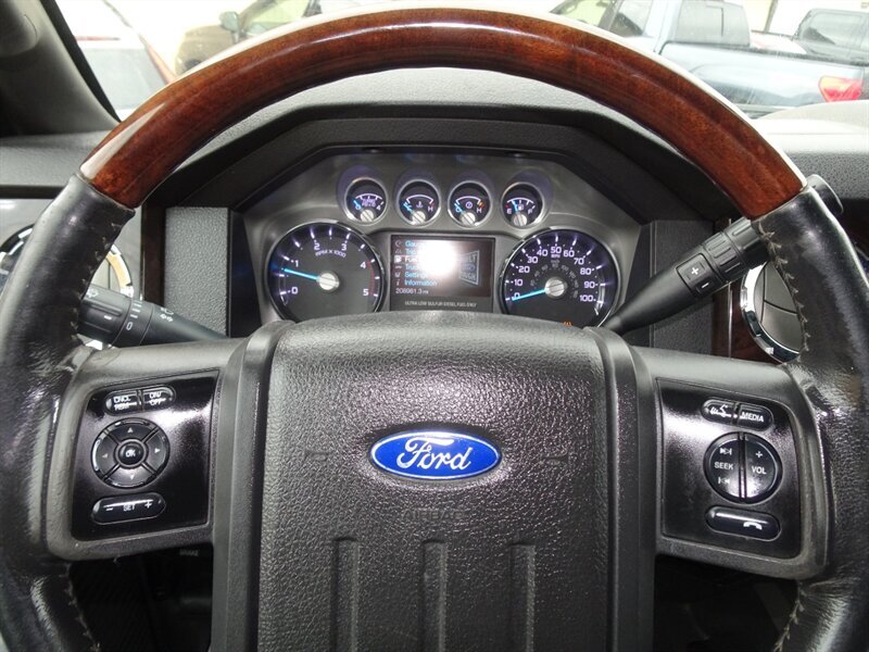2014 Ford F-350 Super Duty Platinum - Photo 33 - Cincinnati, OH 45255