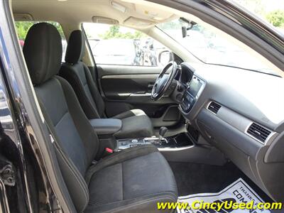 2017 Mitsubishi Outlander SE   - Photo 14 - Cincinnati, OH 45255