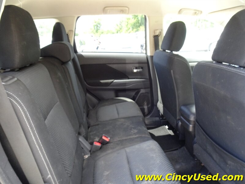 2017 Mitsubishi Outlander SE - Photo 13 - Cincinnati, OH 45255