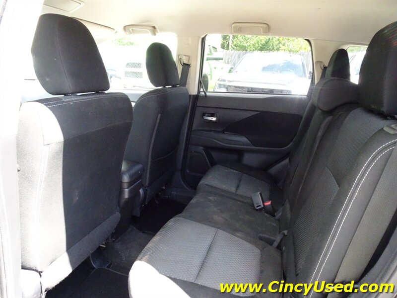 2017 Mitsubishi Outlander SE - Photo 12 - Cincinnati, OH 45255