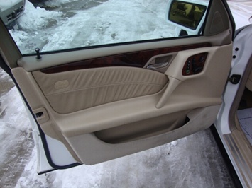 1998 Mercedes-Benz E Class E320   - Photo 24 - Cincinnati, OH 45255