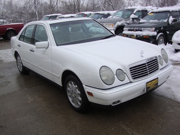 1998 Mercedes-Benz E Class E320   - Photo 1 - Cincinnati, OH 45255