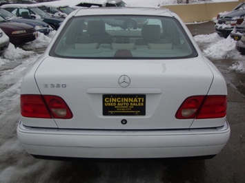 1998 Mercedes-Benz E Class E320   - Photo 5 - Cincinnati, OH 45255