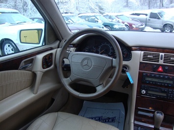 1998 Mercedes-Benz E Class E320   - Photo 7 - Cincinnati, OH 45255