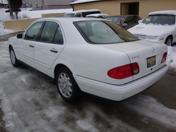 1998 Mercedes-Benz E Class E320   - Photo 4 - Cincinnati, OH 45255