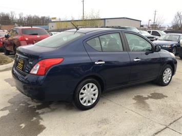 2012 Nissan Versa 1.6 SV   - Photo 6 - Cincinnati, OH 45255