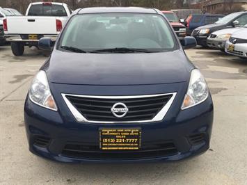 2012 Nissan Versa 1.6 SV   - Photo 2 - Cincinnati, OH 45255