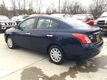 2012 Nissan Versa 1.6 SV   - Photo 4 - Cincinnati, OH 45255