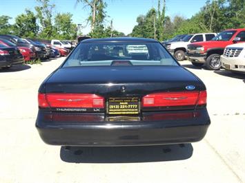 1995 Ford Thunderbird LX   - Photo 5 - Cincinnati, OH 45255