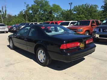 1995 Ford Thunderbird LX   - Photo 4 - Cincinnati, OH 45255