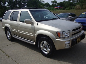 2000 INFINITI QX4   - Photo 1 - Cincinnati, OH 45255