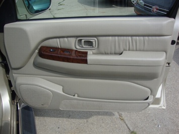 2000 INFINITI QX4   - Photo 22 - Cincinnati, OH 45255