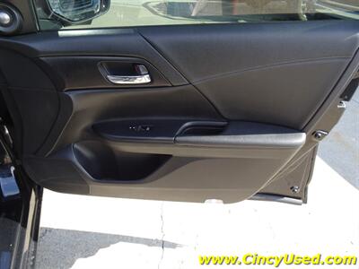 2013 Honda Accord EX-L V6 w/Navi   - Photo 30 - Cincinnati, OH 45255