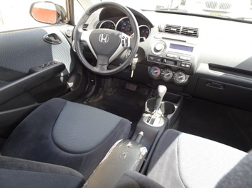 2007 Honda Fit Sport   - Photo 9 - Cincinnati, OH 45255