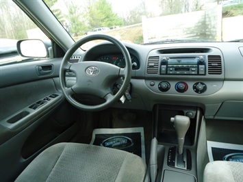 2004 Toyota Camry LE   - Photo 7 - Cincinnati, OH 45255