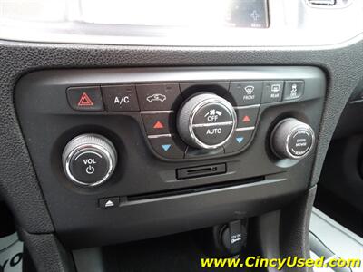 2011 Dodge Charger R/T Road and Track   - Photo 21 - Cincinnati, OH 45255
