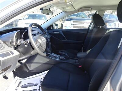 2011 Mazda Mazda3 i Touring  2.0L I4 FWD - Photo 26 - Cincinnati, OH 45255