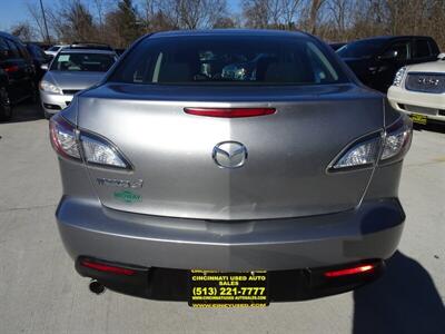 2011 Mazda Mazda3 i Touring  2.0L I4 FWD - Photo 10 - Cincinnati, OH 45255