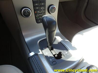 2008 Volvo C70 T5   - Photo 15 - Cincinnati, OH 45255