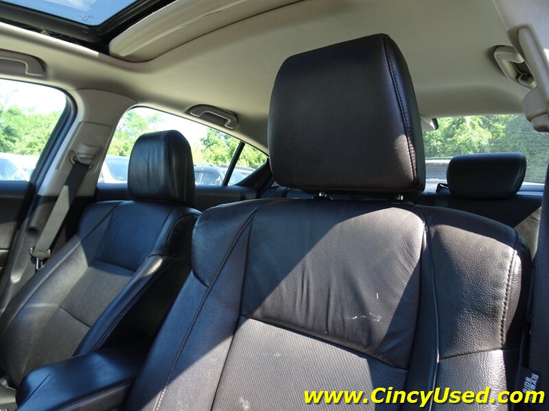 2014 Acura ILX 2.0L w/Tech - Photo 12 - Cincinnati, OH 45255