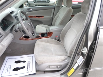 2002 Toyota Camry XLE   - Photo 14 - Cincinnati, OH 45255