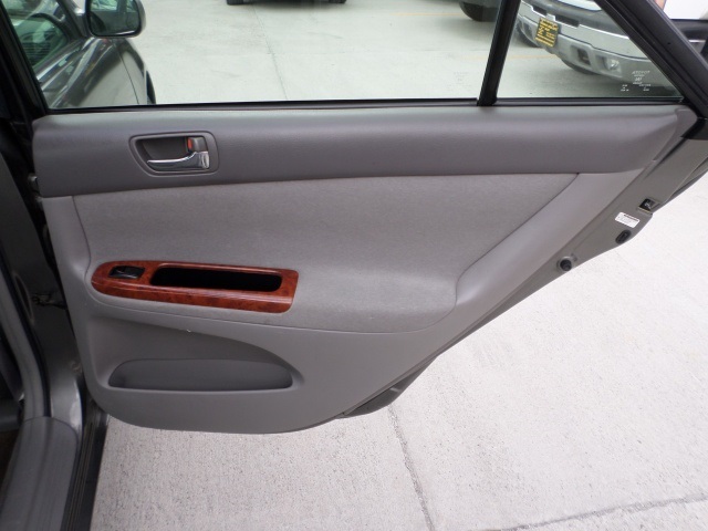 2002 Toyota Camry XLE - Photo 26 - Cincinnati, OH 45255