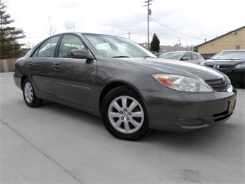 2002 Toyota Camry XLE   - Photo 10 - Cincinnati, OH 45255