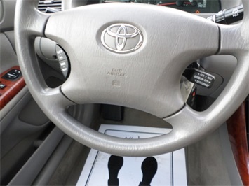 2002 Toyota Camry XLE   - Photo 21 - Cincinnati, OH 45255