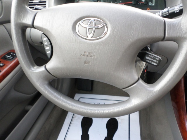 2002 Toyota Camry XLE - Photo 21 - Cincinnati, OH 45255