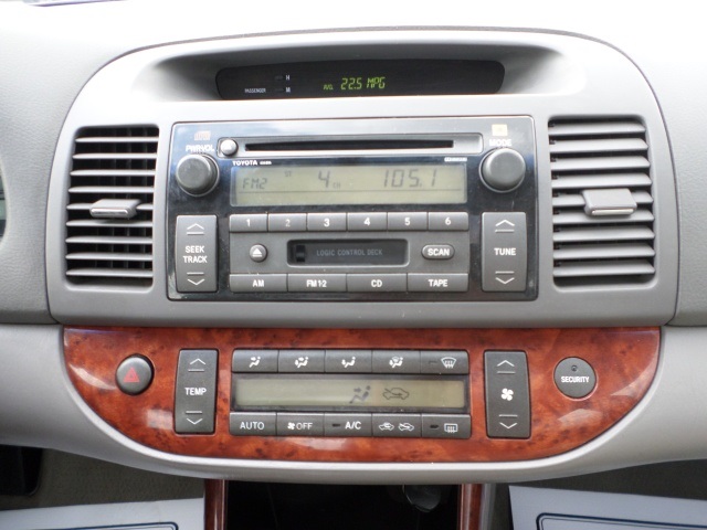 2002 Toyota Camry XLE - Photo 18 - Cincinnati, OH 45255