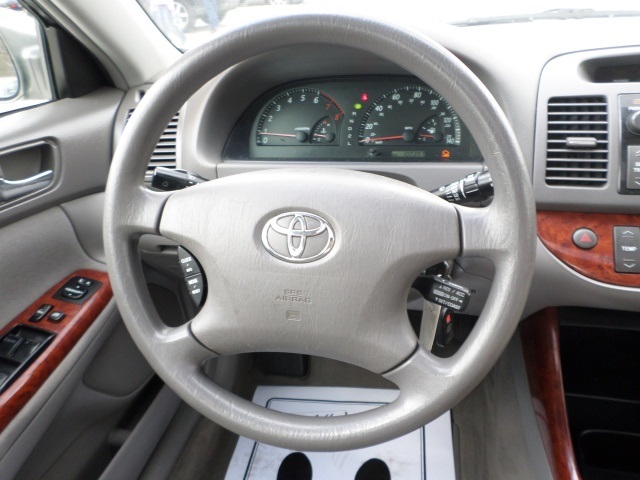 2002 Toyota Camry XLE - Photo 19 - Cincinnati, OH 45255