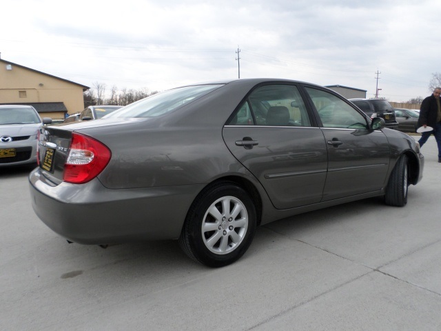2002 Toyota Camry XLE - Photo 13 - Cincinnati, OH 45255