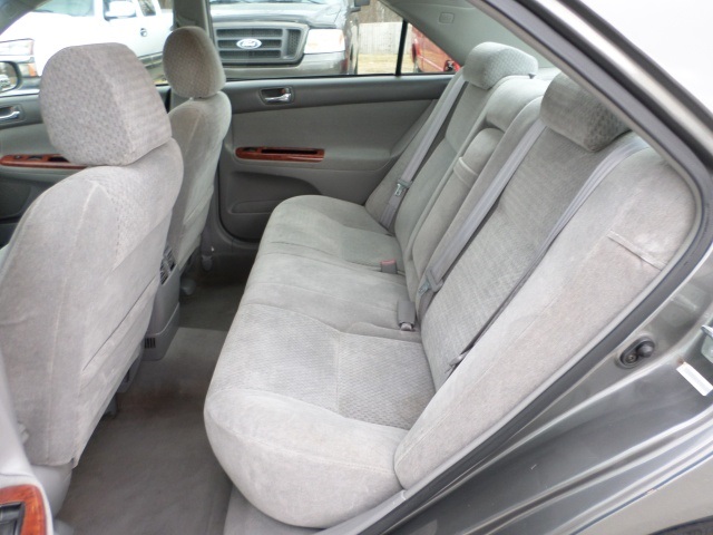 2002 Toyota Camry XLE - Photo 15 - Cincinnati, OH 45255