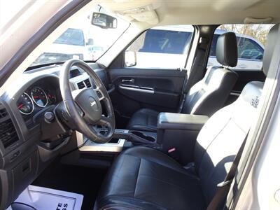 2009 Jeep Liberty Limited  3.7L V6 4X4 - Photo 10 - Cincinnati, OH 45255