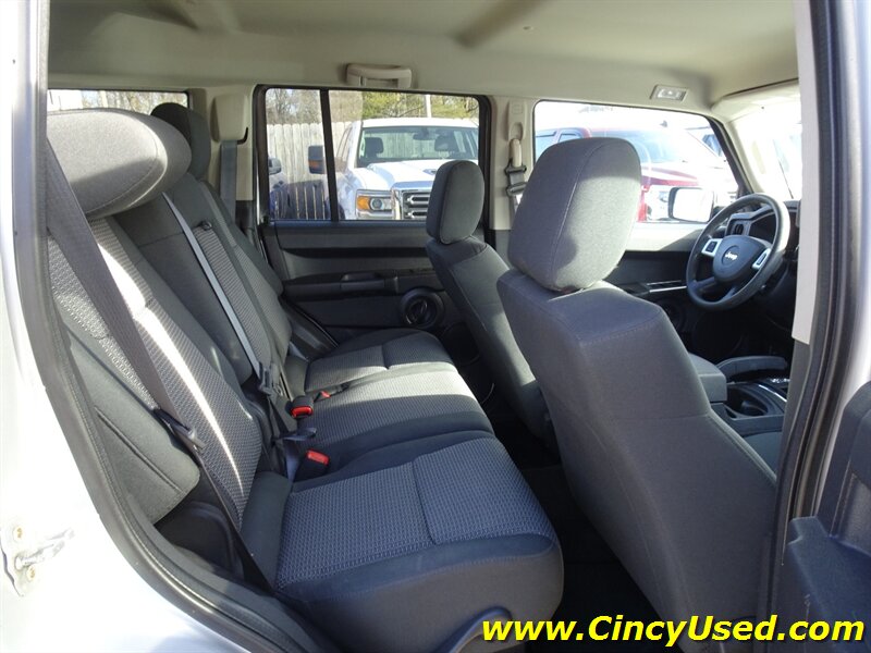 2008 Jeep Commander Sport - Photo 14 - Cincinnati, OH 45255