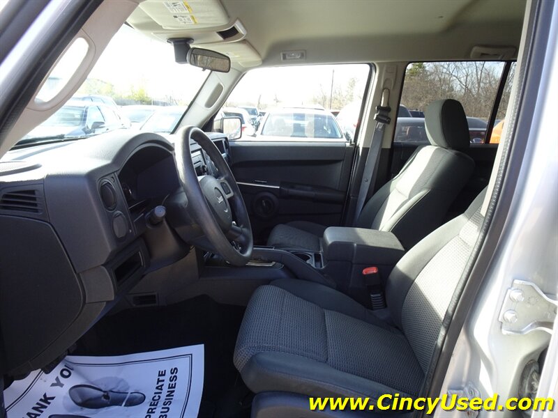 2008 Jeep Commander Sport - Photo 10 - Cincinnati, OH 45255
