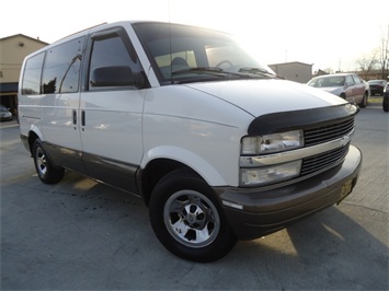 2000 Chevrolet Astro Vans   - Photo 10 - Cincinnati, OH 45255